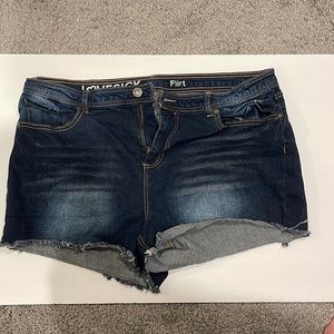 Size 20 love sick (torrid) flirt jean shorts
